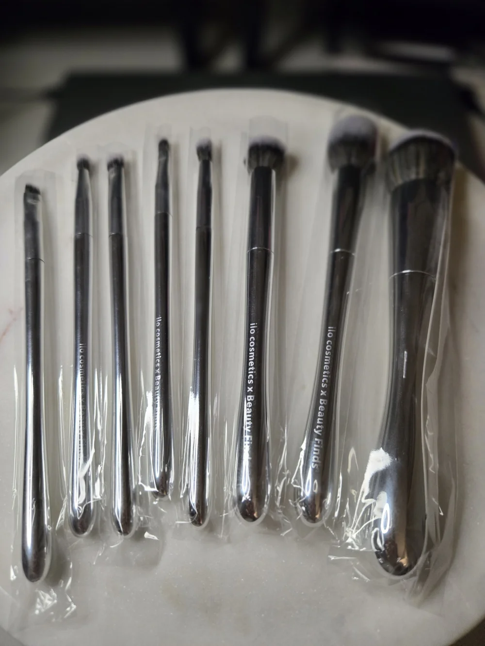 Ilo Cosmetics x Beauty Finds 8-Piece Silver Glitter Makeup Brush Set w/ Case